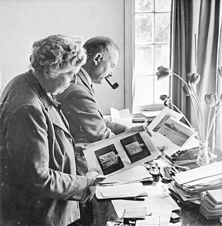 Agatha_Christie_and_Max_Mallowan_in_1950.jpg