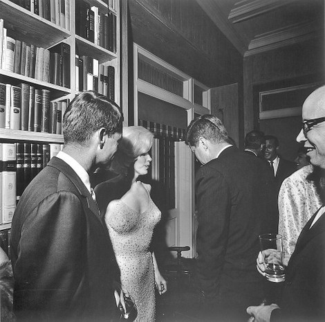 JFK_and_Marilyn_Monroe_1962_larger.jpg