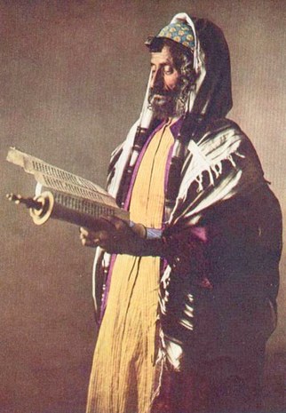 Mizrají orando.jpg