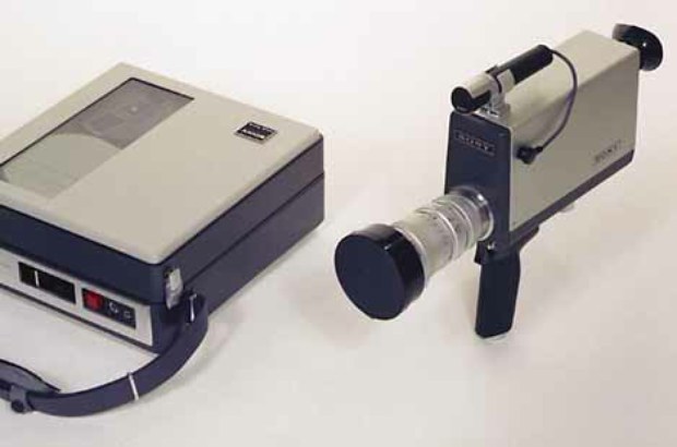 Sony_AV-3400_Porta_Pak_Camera.jpg