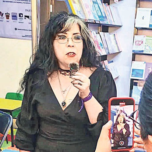1646 Biblioteca fantasma IMAGEN.jpg