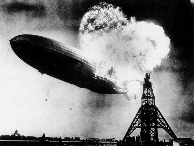 Hindenburg_burning,_1937.jpg